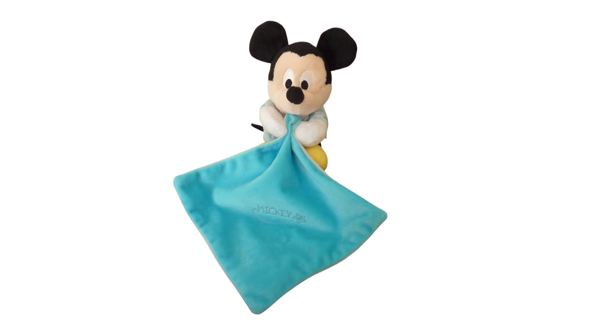 Peluche Mickey avec mouchoir bleu et motifs luminescents – Disney 16 cm